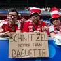 Düsseldorf, Germany, June 17th 2024: Fans of Austria with a sign Schnitzel better than baguette prior to the UEFA EURO, EM, Europameisterschaft,Fussball 2024 Germany Group D football match between Austria and France at Düsseldorf Arena, Germany. Daniela Porcelli / SPP PUBLICATIONxNOTxINxBRAxMEX Copyright: xDanielaxPorcellix/xSPPx spp-en-DaPoSp-20240617-_DP29824