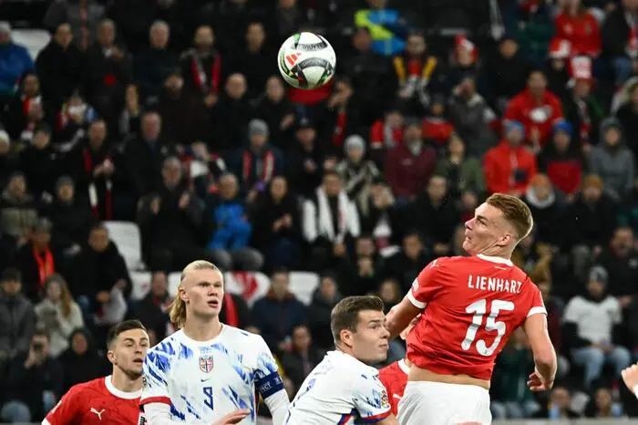 Philipp Lienhart: 4 | Defensiv hatte der Freiburg-Abwehrspieler wenig zu tun. Offensiv stach er mit seinem zweiten Tor im zweiten Spiel des Lehrgangs heraus. Wieder traf er nach einer Ecke per Kopf.