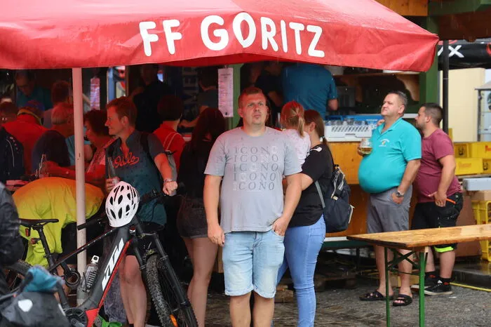 Vereine und Gastronomen, wie der HTC Horvath, die Freiwillige Feuerwehr Goritz, Weingut Gschaar und Weinhof Martinecz, erwarteten die Radsportler mit regionaler Kulinarik, um die dreitägige Tour zu feiern.
