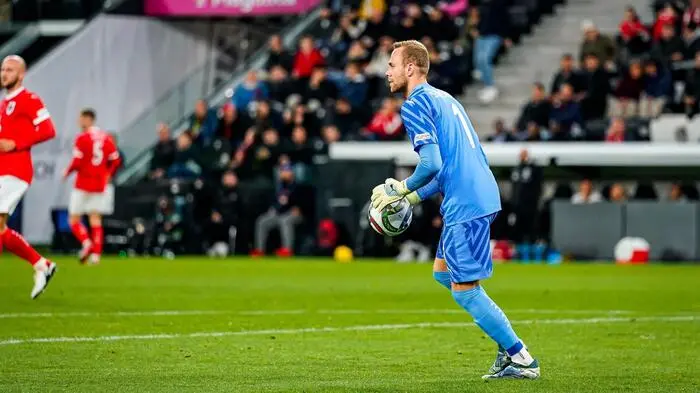 Alexander Schlager: 3 | Obwohl er in dieser Saison erst 90 Minuten im ÖFB-Cup gespielt hat, stand der Salzburg-Goalie im Nationalteam-Tor. Hatte gegen harmlose Kasachen aber fast nichts zu tun.