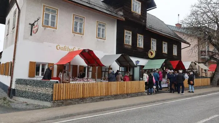 Das ehemalige Gasthaus Schimpl bildete die Kulisse für den 1. Preitenegger Ostermarkt. Klicken Sie sich durch die Bilder!