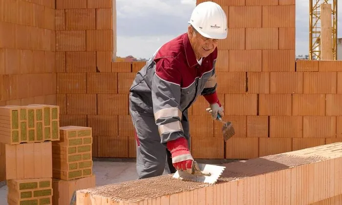 In einem Haus aus Ziegeln herrschen zu jeder Jahreszeit beste „klimatische Bedingungen“.