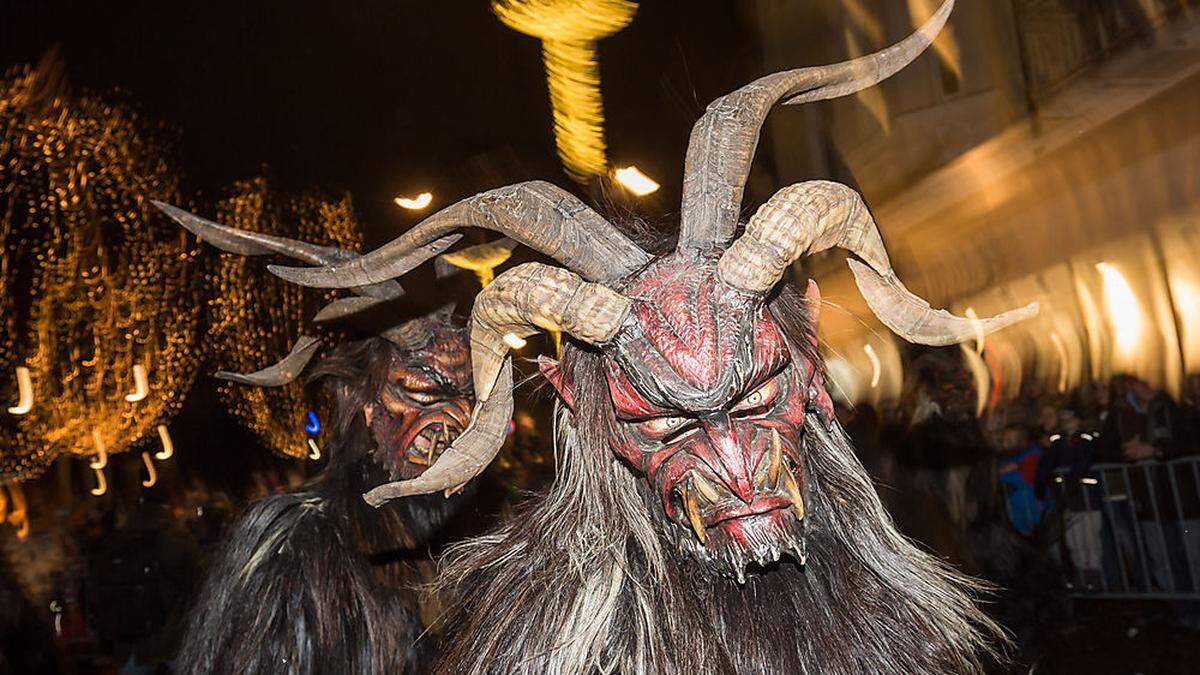 Perchten müssen in Villach zum Alkotest