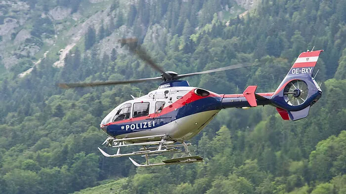 Auch der Polizeihubschrauber ist im Einsatz (Sujetfoto)