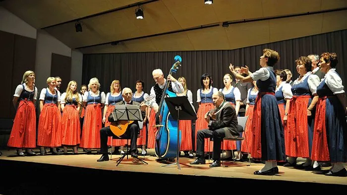 Der Singkreis "Ars Musica Althofen" mit instrumentaler Unterstützung