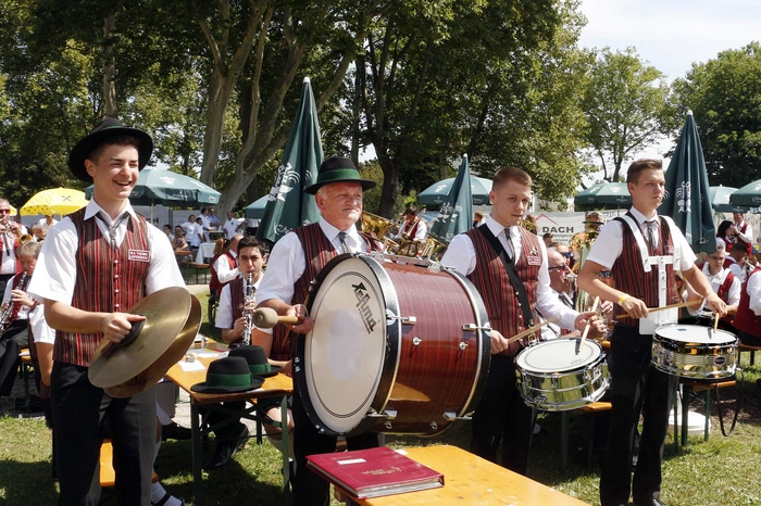 Das Gründungsjubiläum wurde mit einem Musikerfest...