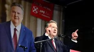 ABD0176_20250425 - WIEN - ÖSTERREICH: Spitzenkandidat und Bürgermeister Michael Ludwig im Rahmen des Wahlkampffinales der SPÖ Wien zur bevorstehenden Gemeinderatswahl am Freitag, 25. April 2025, in Wien-Favoriten. - FOTO: APA/ROLAND SCHLAGER