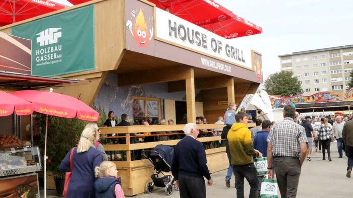 Schräg gegenüber vom Haupteingang am St. Veiter Wiesenmarkt befindet sich das „House of Grill“ von Heribert Weiss und Kompagnon Peter Pöltner.