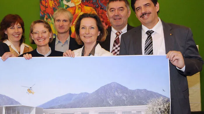 Savo Miocinovic (2.v.r.) mit Kollegen, Ex-Gesundheitslandesrätin Vollath und Kages-Vorstand Ernst Fartek (rechts)