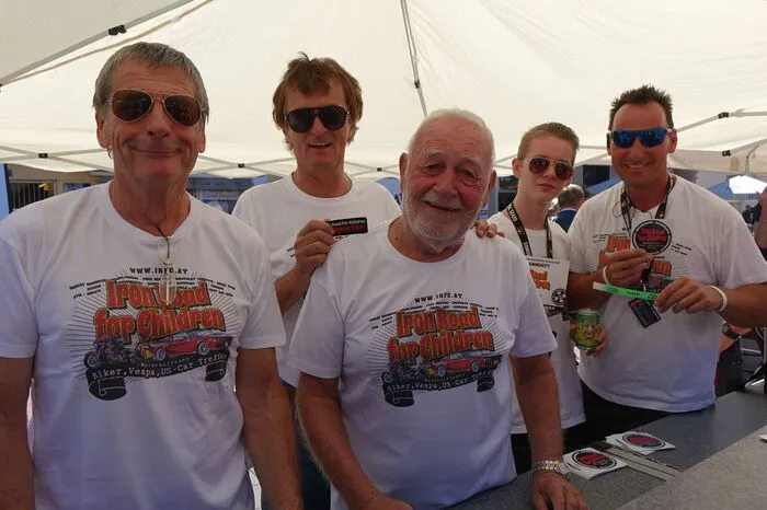 Für den kleinen, seit seiner Geburt schwer behinderten Marcel, wurde fleißig gespendet, sehr zur Freude der Organisatoren, dem Biker-Modelabel „Independent Biker“, Segafredo Leoben und Clock Tower Harley Davidson Graz.