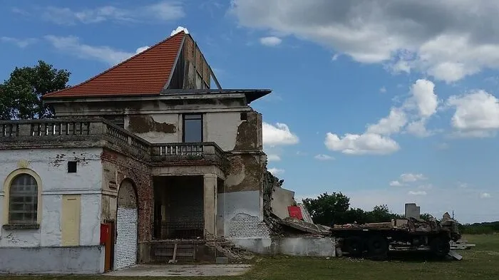 Einige Schadensstellen von vielen, an denen geübt werden kann