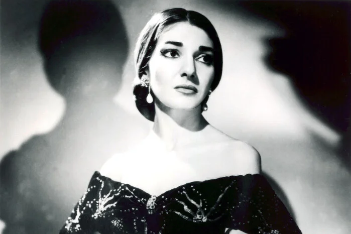 Auch die Urnengräber der Opernsängerin Maria Callas und des Schriftstellers Marcel Proust befinden sich auf dem "Pere Lachaise".
