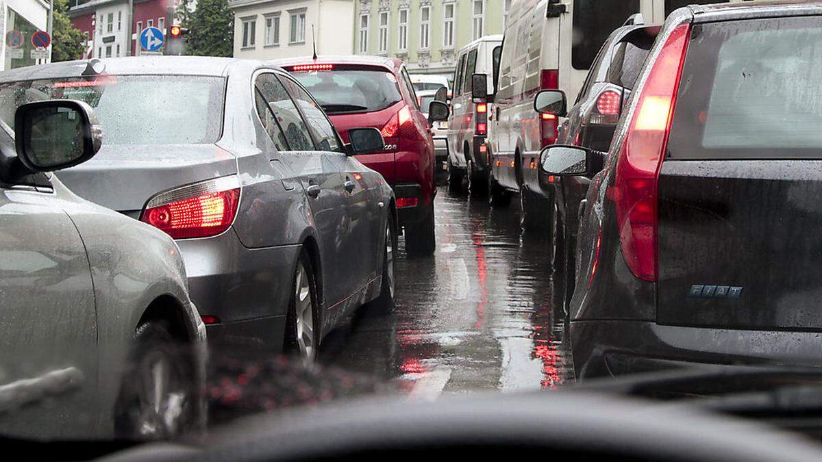 Autolenker brauchen vielerorts ziemlich viel Geduld