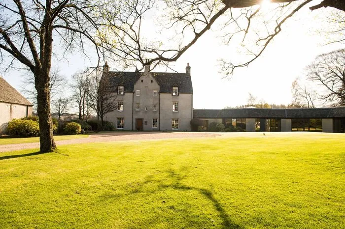 Die altehrwürdige Produktion der Whiskybrennerei in Easter Elchies. The Macallan war 1824 eine der ersten legalen Brennereien in Schottland. Die Tradition geht aber bis ins Mittelalter zurück.
