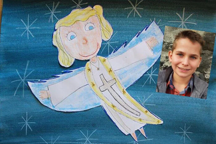 Eine Adventzeit mit viel Schnee, Schneeballschlachten und Bobfahren wünscht sich Peter Powoden (10) aus Deutschlandsberg. Deshalb hat er das Christkind mitten in einem Reigen von Schneeflocken gezeichnet.