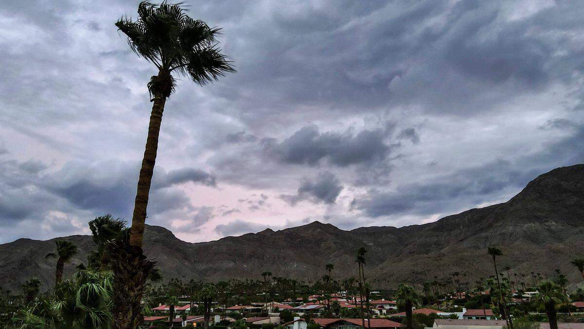 Wolken als Vorboten des Sturms &quot;Hilary&quot; im kalifornischen Rancho Mirage am Samstag