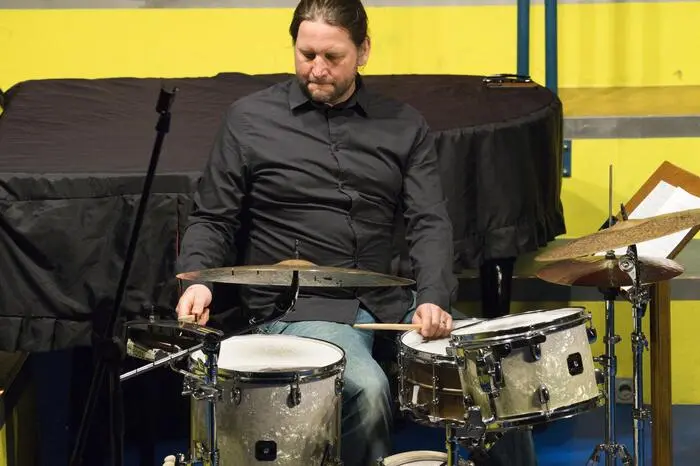 Begleitet wurde Bandleader Christoph Wundrak von den Steirern Klaus Fürstner (Drums, Percussion) ...