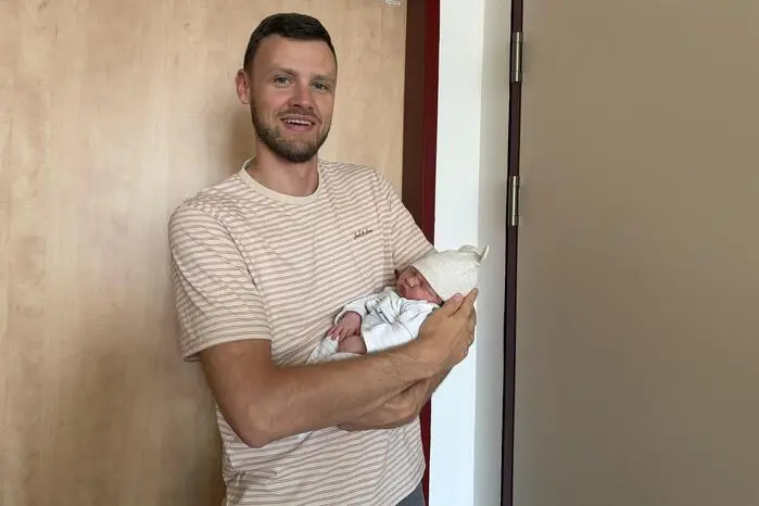 Erstmals Eltern wurden am 20. August Kristina und Patrick Koini. Ihr Schatz Valerie erblickte mit 4020 Gramm und 52 Zentimetern das Licht der Welt und hat die Herzen im Sturm erobert.