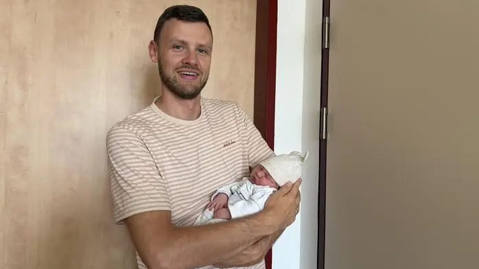 Erstmals Eltern wurden am 20. August Kristina und Patrick Koini. Ihr Schatz Valerie erblickte mit 4020 Gramm und 52 Zentimetern das Licht der Welt und hat die Herzen im Sturm erobert.