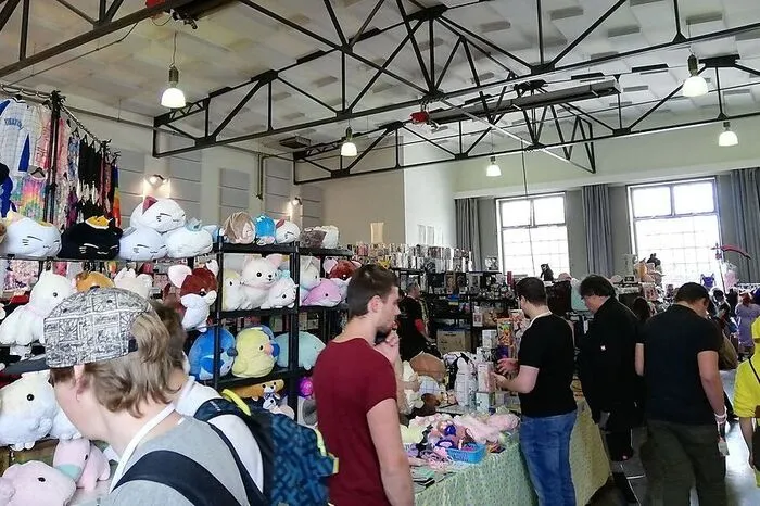 Cosplay-Fans tummeln sich an den Ständen