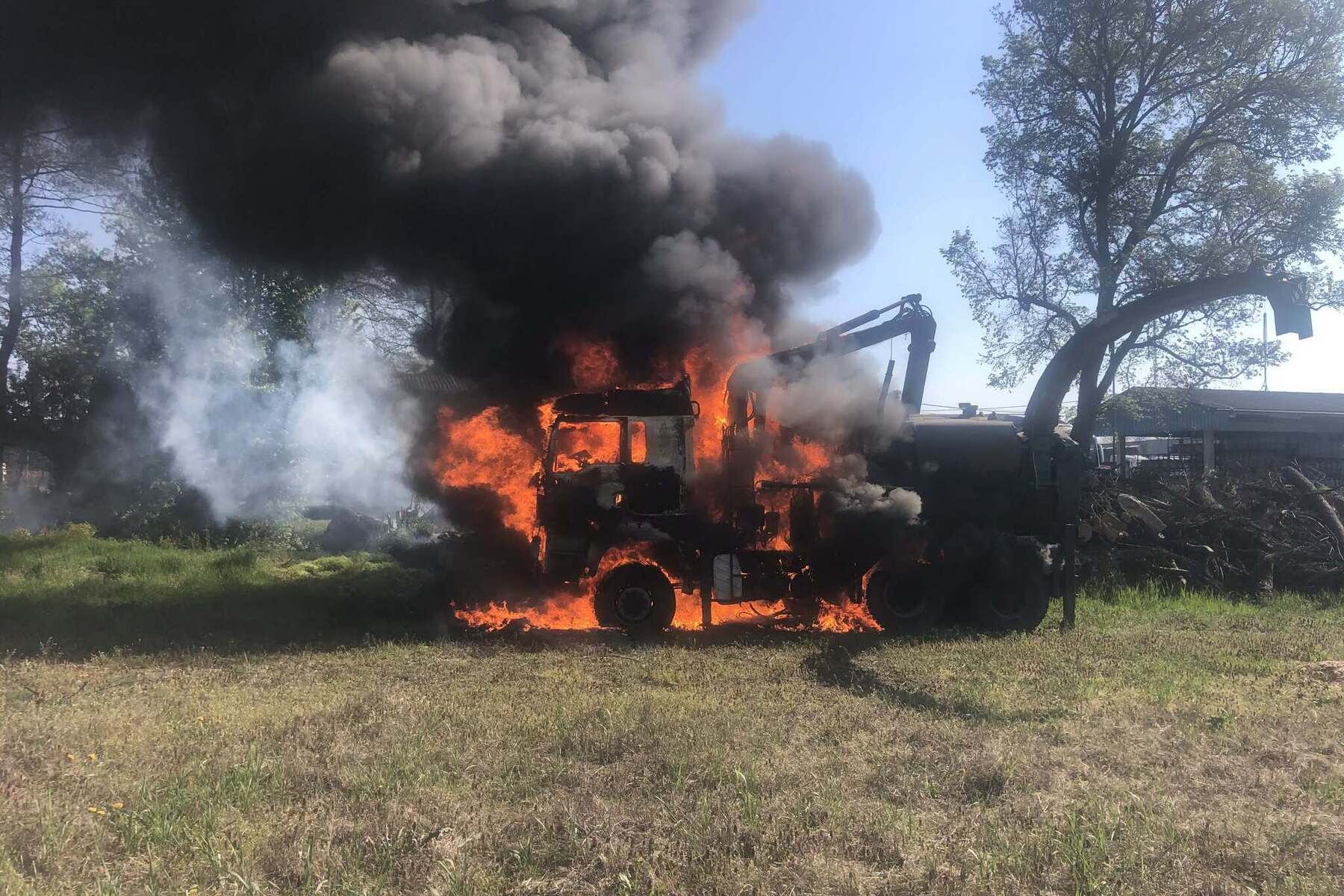 Rauchsäule über Graz: Hackschnitzelmaschine stand in Flammen
