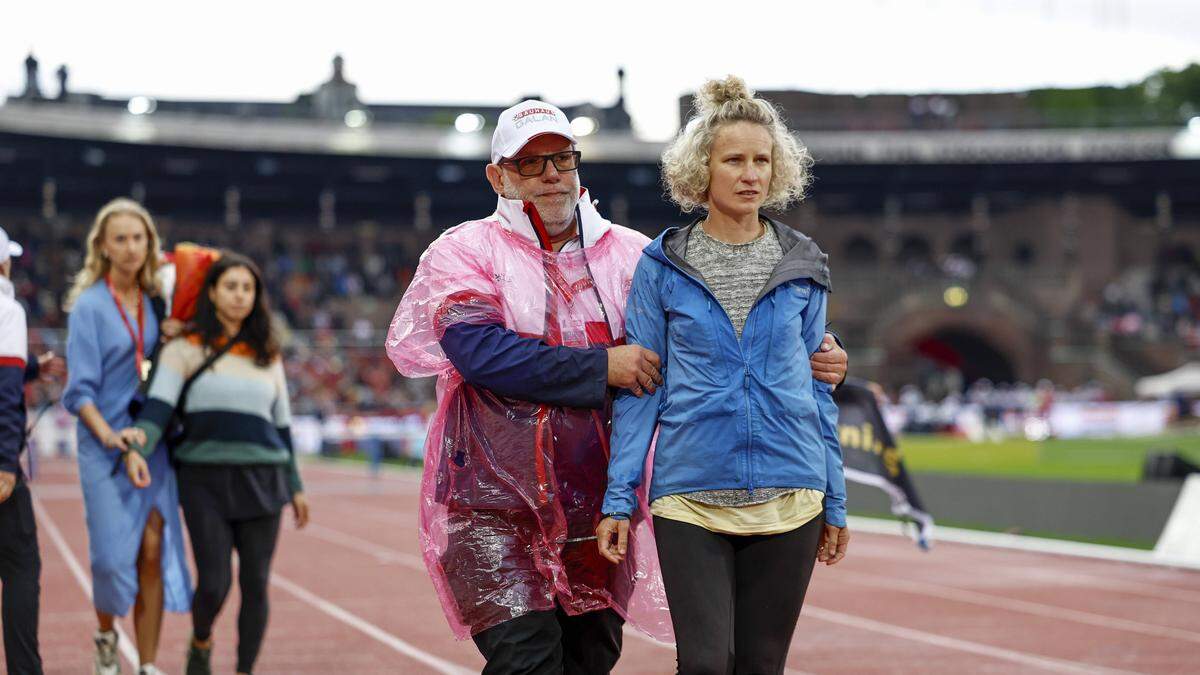 STOCKHOLM 20230702 Miljöaktivistaktion i samband med 400m häck under Diamond League galan pa Stockholm Stadion pa söndag