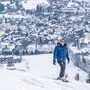 Kitzbühel ist bereit, hier Pistenchef Herbert Hauser bei der FIS-Schneekontrolle