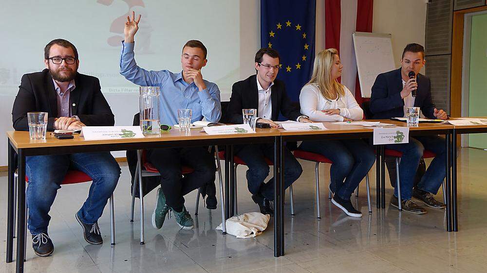 Diskutierten an der HAKIP Bruck: Jürgen Klösch, Sebastian Glanzer, Stefan Hofer, Eva-Maria Petritsch und Raphael Pensl (von links)