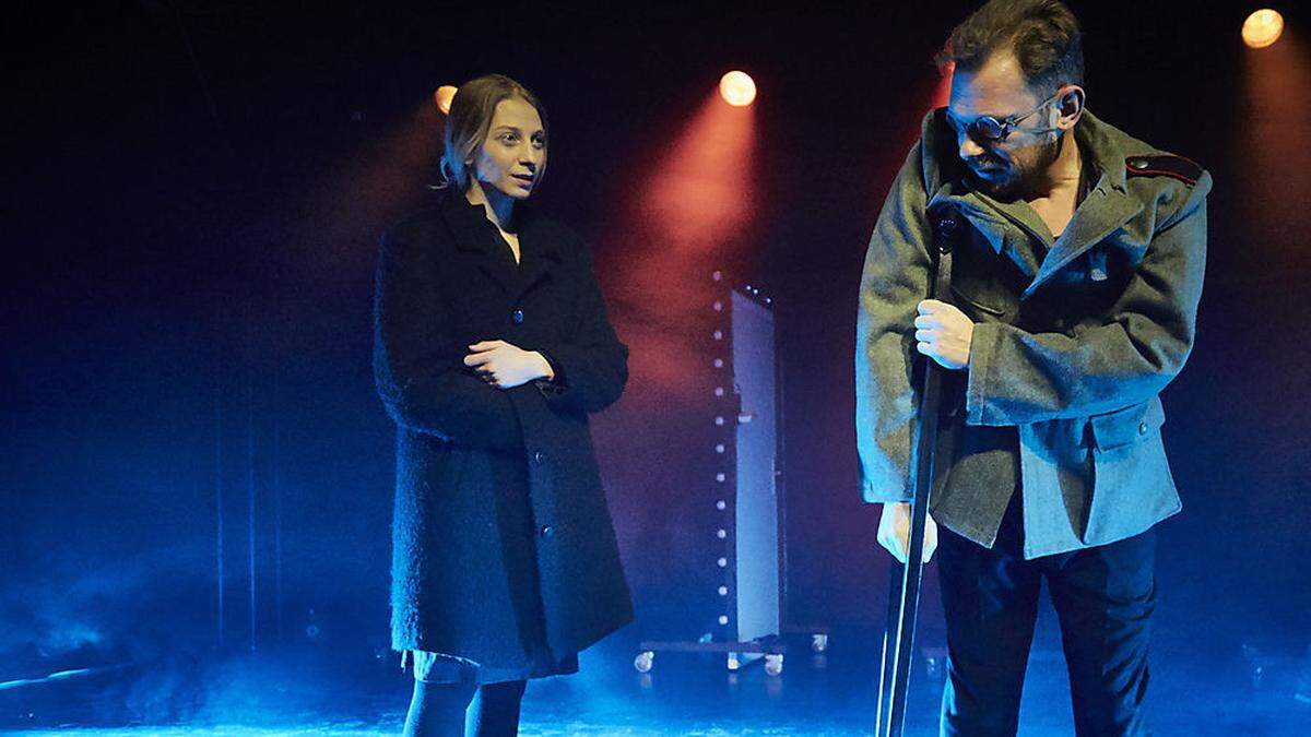 Extrem poetisch, unglaublich grotesk, ewig aktuell: Ute Veronika Olschnegger und Werner Halbedl proben in Oberzeiring