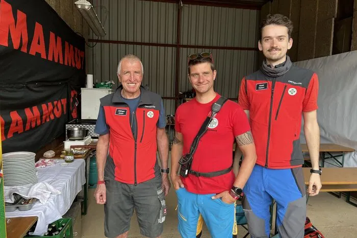 Die Bergrettung Eisenerz ist wieder Einsatz- und Versorgungsstation. Im Bild Ronald Käfmüller, Toni Albinger und Hubert Haidn.