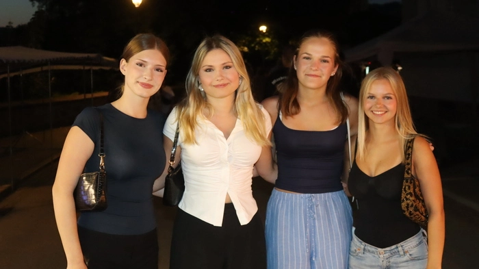 Viele Besucher nützten die kürzeste Nacht des Jahres zum Feiern und Schlendern in der Bezirkshauptstadt.