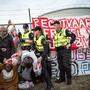 Immer wieder protestierten Bewohner von Groningen gegen die Gasbohrungen – der fehlende Rohstoff im Boden machte das Gestein brüchig und löste Beben aus