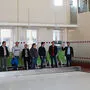 Gerhard Wendl und Christoph Tscharf (2. u. 3. v. r.) präsentierten dem Gemeinderat das neue Hallenbad