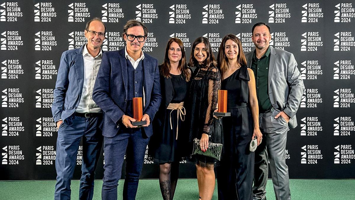 Gerfried Tiffner, Mike Reiter, Flora Adelmann, Stefanie Luschin, Xenia Schnehen und Philipp Maier bei der Preisverleihung in Paris