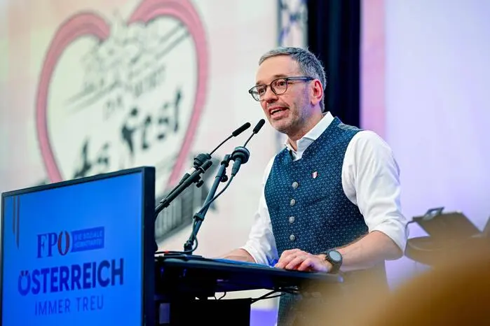 „Ganz ehrlich, wenn du heute als Mann keinen Rock trägst, als Frau keinen Bart, wenn du nicht trans oder sonst was bist, bist du beim Song Contest chancenlos.“ - FPÖ-Chef Herbert Kickl interessiert der Song Contest „überhaupt nicht“.