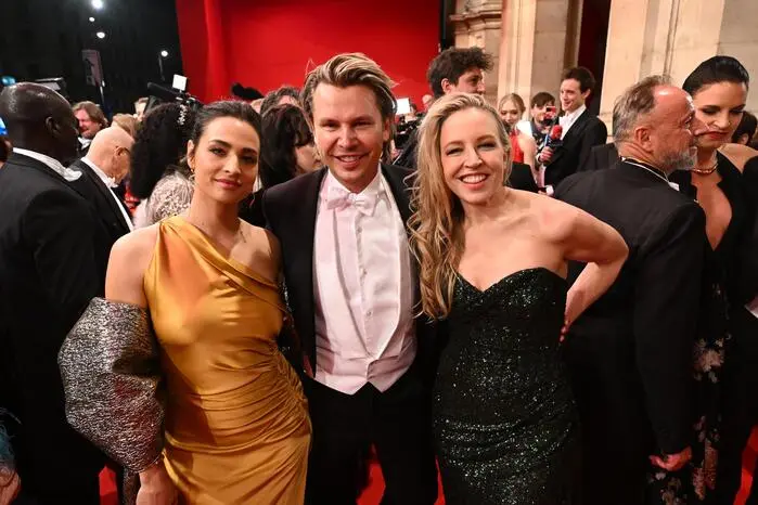 Amira Aly, Adi Weiss und Nina Proll (von links)