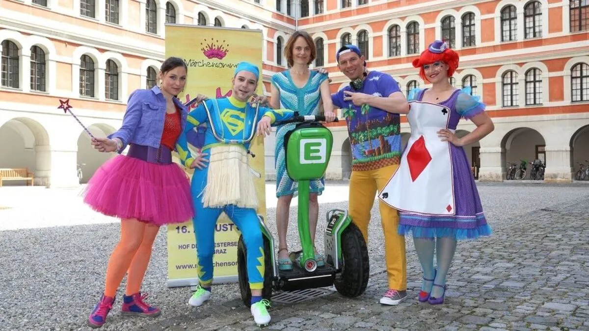 Nina Blum (Bild Mitte) präsentiert ihr neues Kindermärchen „Hex Mex“ - Die Suche nach dem Glück 