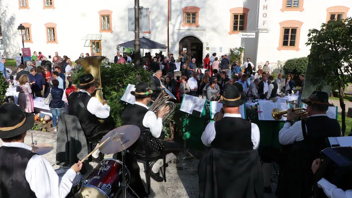 Musikalisch umrahmt wurde die Veranstaltung von der Villacher Blas unter Leitung von Veit Gwenger.