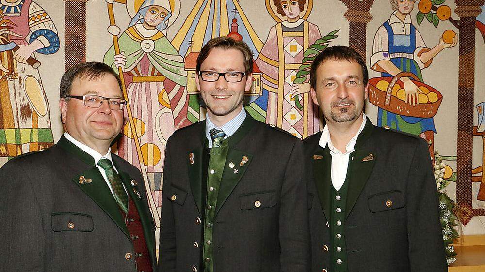 Michael Schilling, Georg Preßler und Gottfried Gruber bei der konstituierenden Gemeinderatssitzung im April 2015