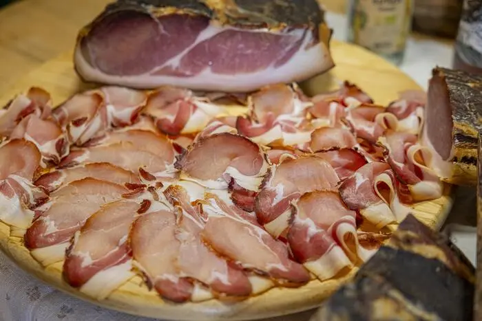 Die Produkte gibt es am Bio-Bauernmarkt in Villach, am Bauernmarkt in Hermagor, am Benediktinermarkt in Klagenfurt und ab-Hof zu kaufen. 