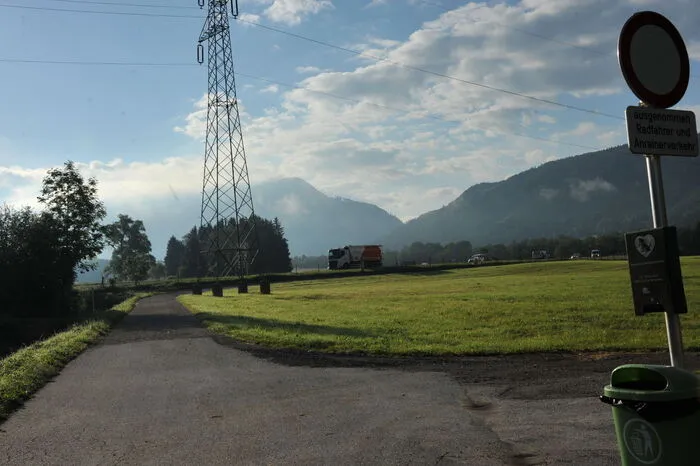 Der Autobahnzubringer in Sichtweite