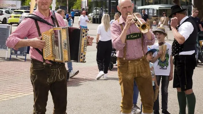 Die Frühjahrsmesse Ainova im Sportzentrum Zeltweg ging am Sonntag zu Ende. Unterschiedliche Aussteller waren wieder vertreten, aber die Besucherinnen und Besucher konnten sich auch im Vergnügungspark unterhalten. 