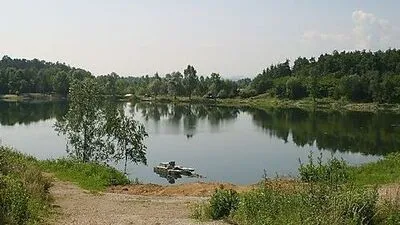 Auf diesem Teich in Lang spannten die Schwarzfischer ihre Netze