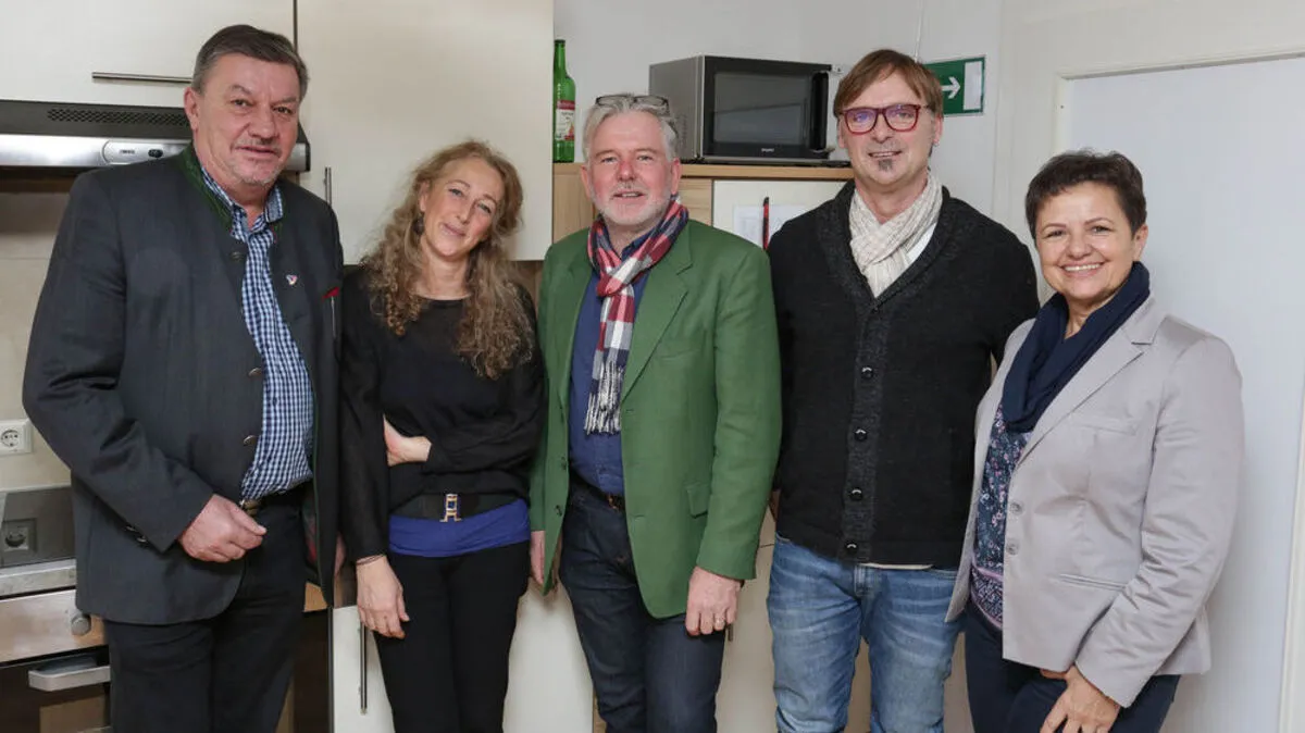 Franz Rosenberger (Obmann Weiz Sozial), Margot Oberer, Andreas Raith-Pretterhofer, Bürgermeister Erwin Eggenreich, Philippiner Hierzer (Obmann-Stellvertreterin Sozialhilfeverband Weiz)