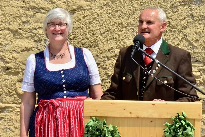 Dafür gab es vom Kärntner Sängerbund, vertreten durch Silke Kohlmaier und Sängergau-Obmann Peter Krall viel Lob.