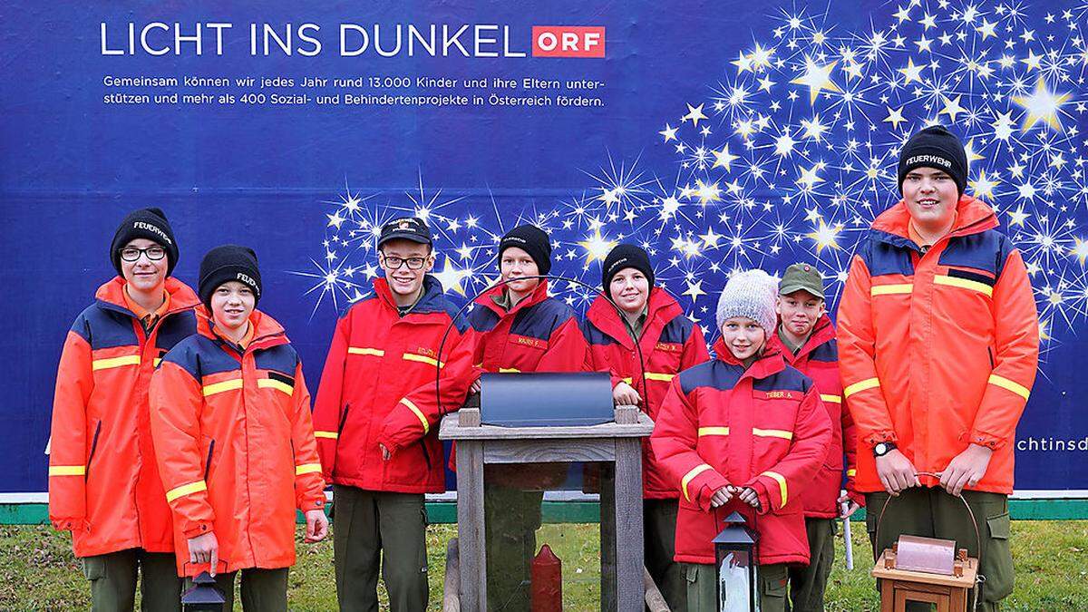 Friedenslichtträger, hier die Feuerwehrjugend Kirchbach