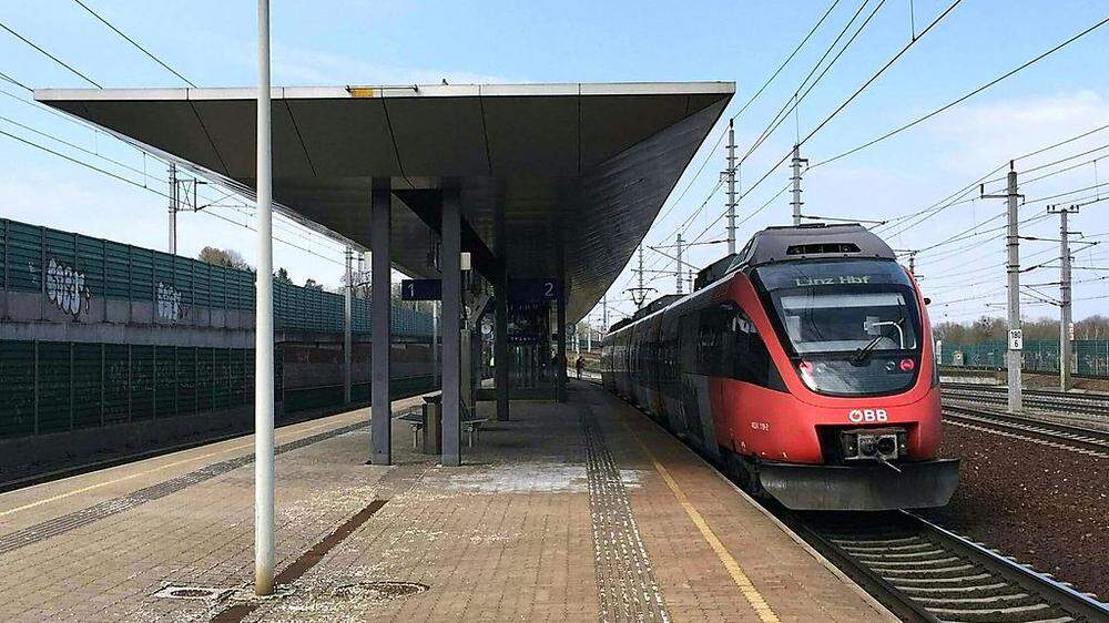 Der Unfallort am Linzer Bahnhof Ebelsberg
