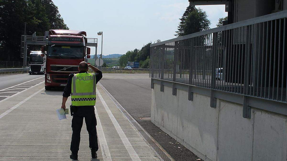 Der Pkw wurde am Verkehrskontrollpunkt Ilztal angehalten (Archivbild) 