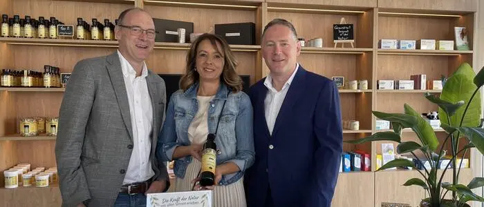 Eröffnung von Natural Products & Drugs GmbH in Spittal: Dominik Schantl, Nina Pucher und Josef Schantl