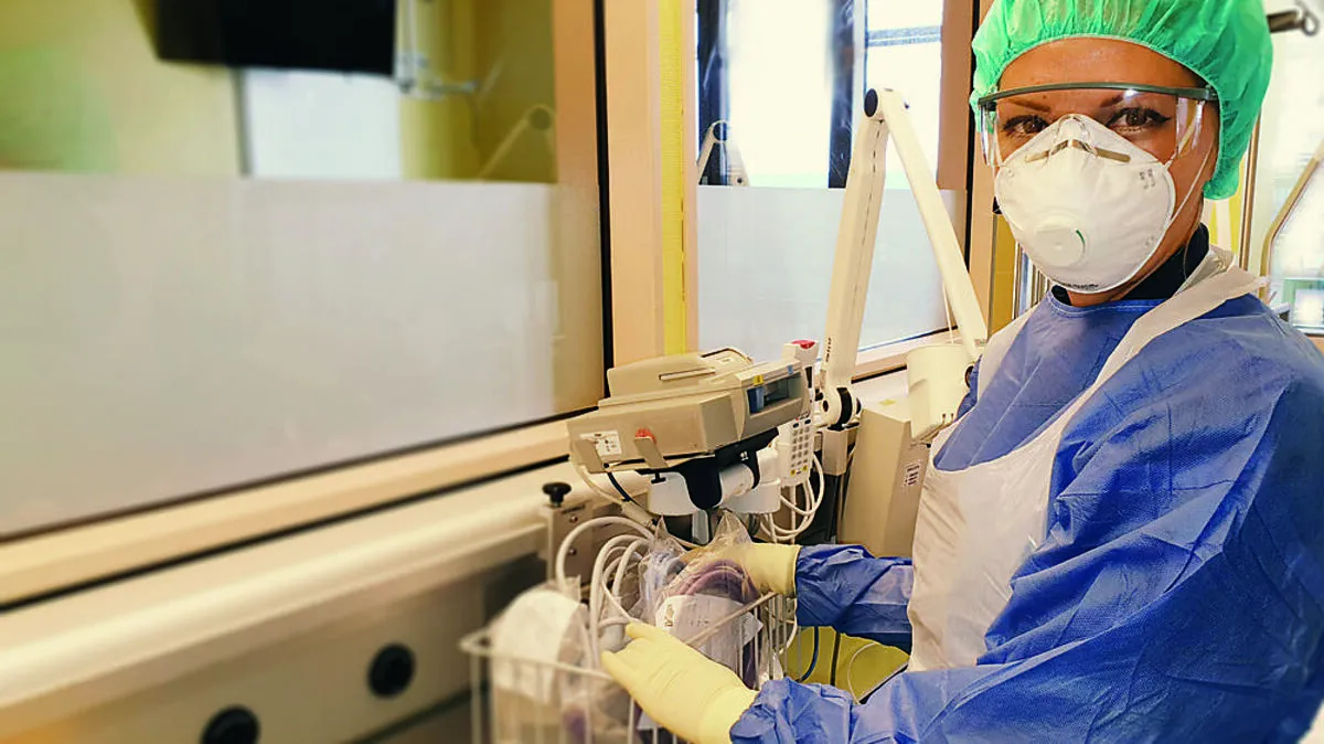 Krstina Radijicic bei der Arbeit auf der Corona-Station